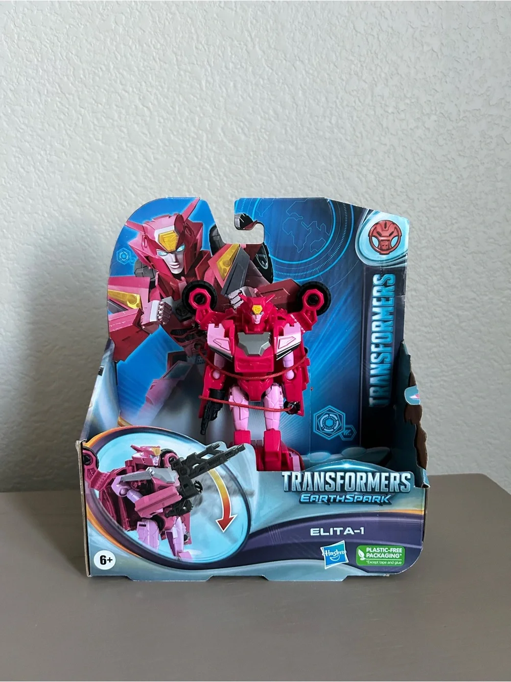 Hasbro Transformers EarthSpark Elita-1 Pink and Magenta Figure
